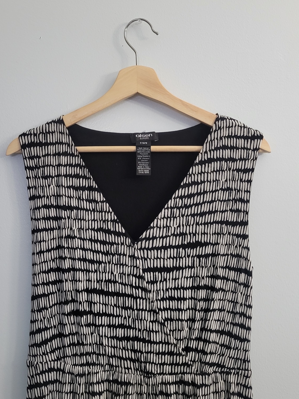 OLSEN Europe Sleeveless V-Neck Black & White Patterned Midi  Dress Sz S/M US 8 - Picture 4 of 10